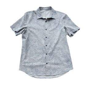 Lululemon Men's Airing Easy Shirt Size Large Button-Up Short Sleeve Mesh Spotted